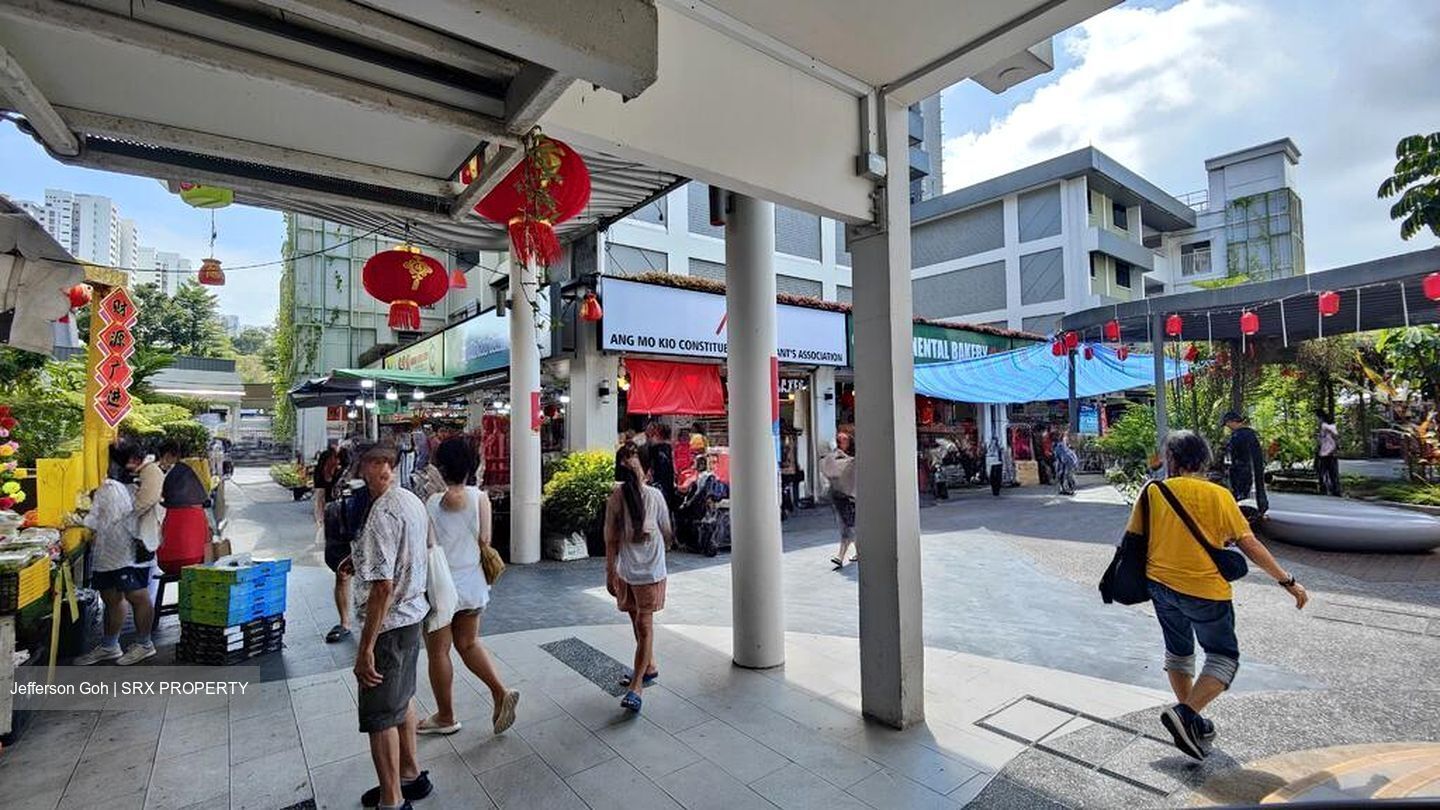 Ang Mo Kio Avenue 8 (D20), Shop House #527570921